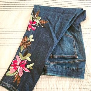 Chico's PullOn Floral Embroidered Jegging
